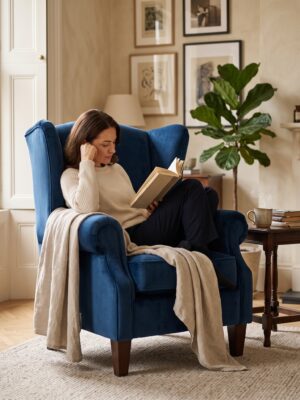 Lyoin_Elegant-white-wingback-chair